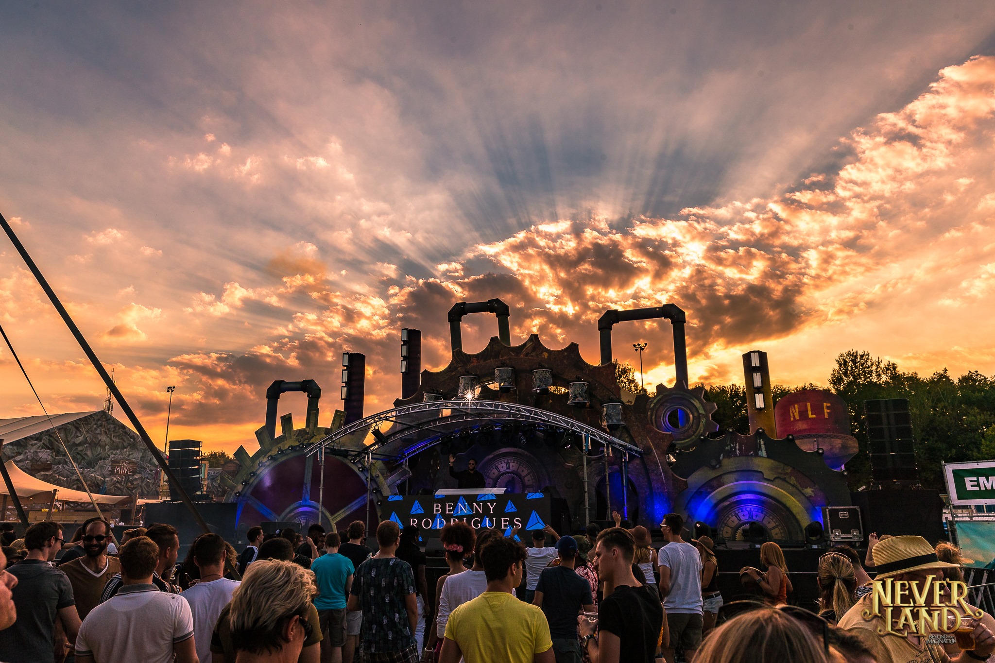 Neverland-Festival-Zone-Magazine-03-1