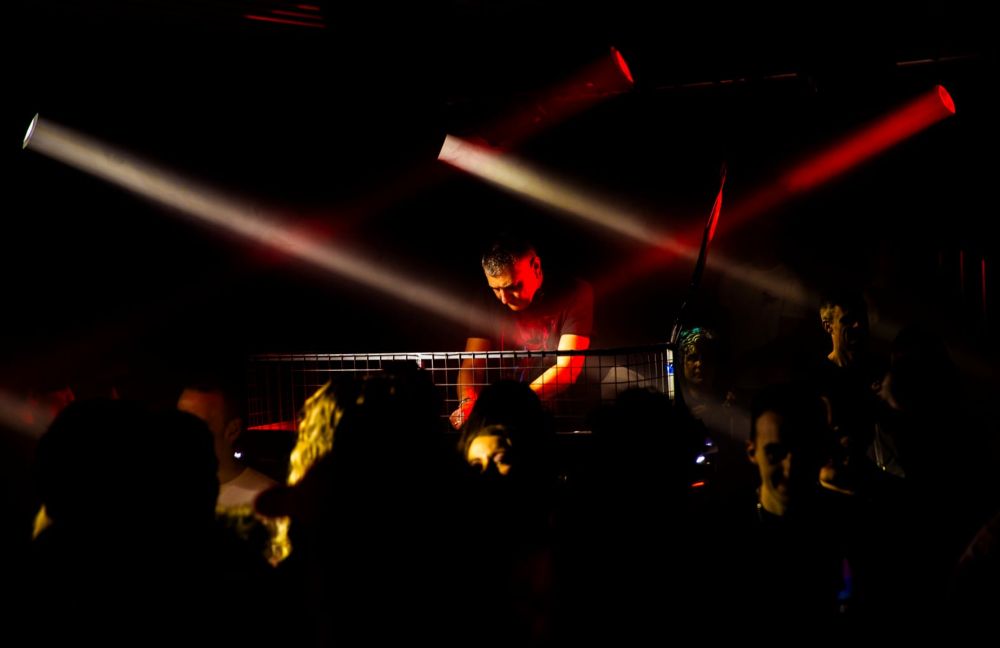 nick-hook-zone-magazine.eu-1 